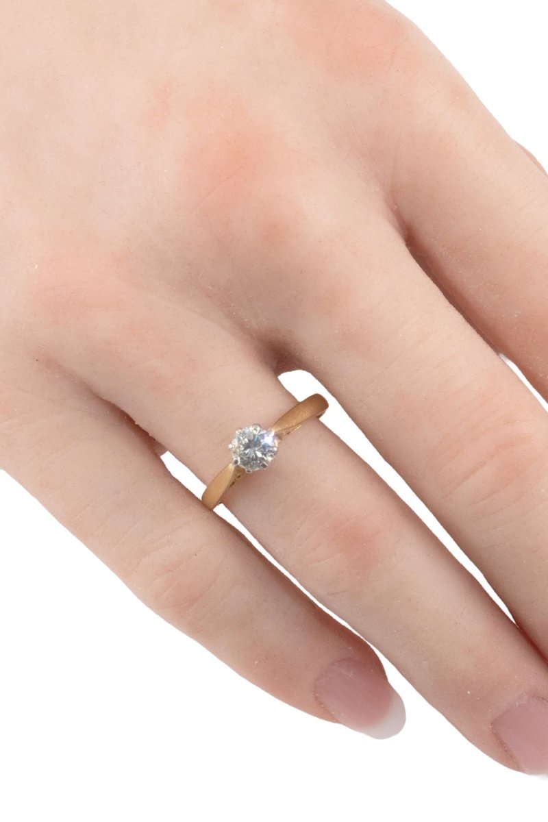 Datiert 1979 – Verlobungsring mit Diamantsolitaire – Bild 3