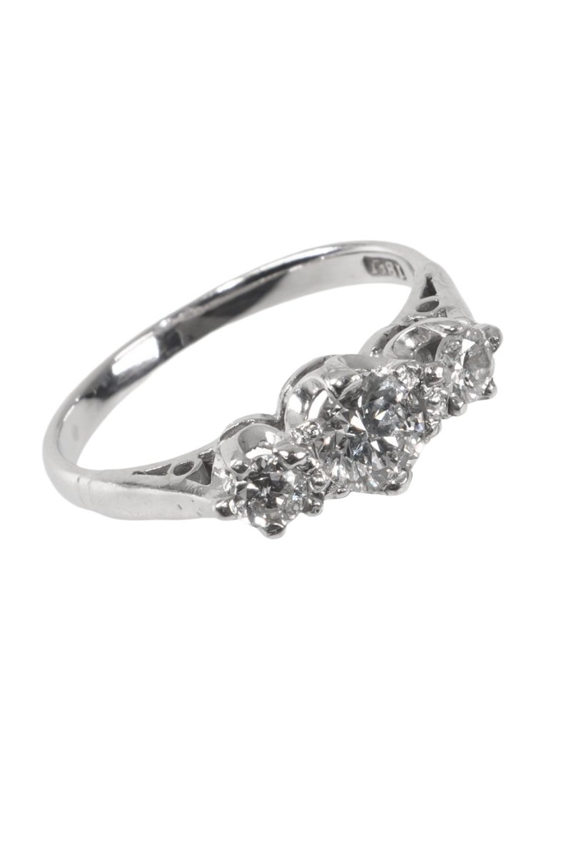 Um 1930 – Trilogy Ring mit 3 Diamanten – Bild 4