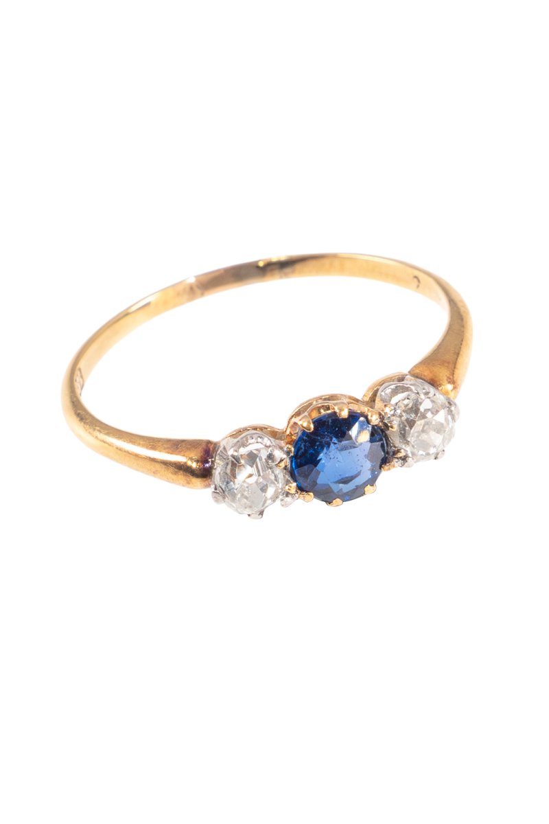 Um 1930 – Trilogy Ring mit Saphir & Diamanten – Bild 4